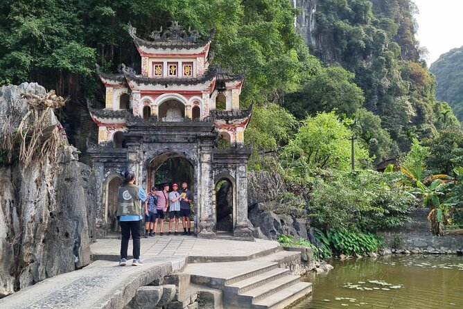 Ninh Binh HIGHTLIGHT & HIDDEN GEM Tour From Hanoi: Skip-The-Line - Thai Vi Area and Lunch: Home-Style Food in the Middle of the Adventure