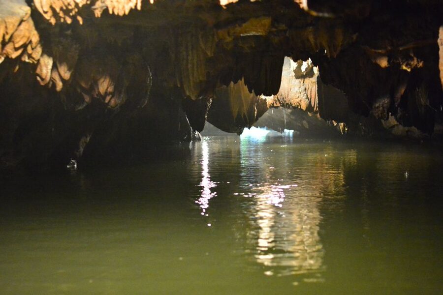 Ninh Binh: Hoa Lu, Mua Cave, and Trang An Tour and Boat Ride - Lunch in Ninh Binh a buffet break that needs realistic expectations
