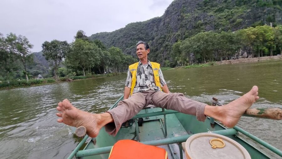 Ninh Binh Jeep Tours From Hanoi: Jeep + Boat + Daily Life - Ngo Dong bamboo boat: caves, farmers, and a calmer rhythm