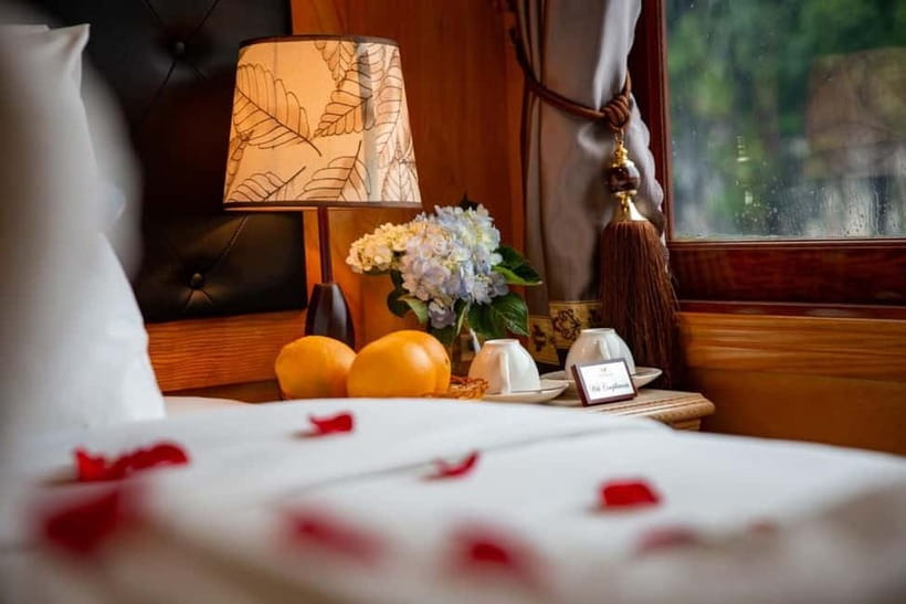 Ninh Binh: Lan Ha Bay 2D 1N cruises- bike tour, kayak, meals - Food onboard, including spring-roll lessons and real dietary flexibility