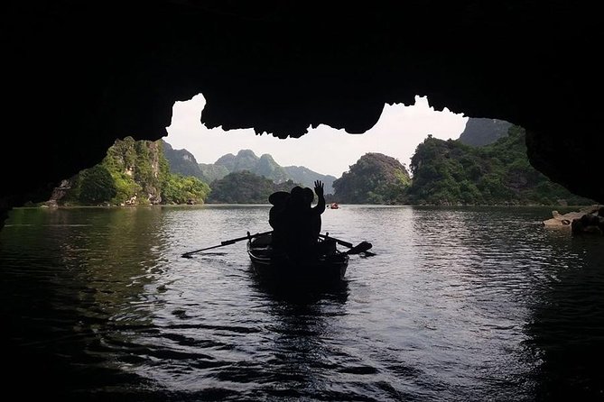 NINH BINH MEMORABLE DAY: Hoa Lu, Mua Cave, boat trip Tam Coc, Trang An optional - Lunch, optional bikes, and how the schedule feels on the ground