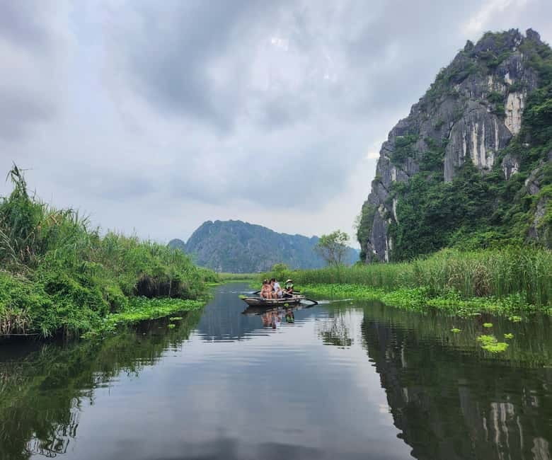 Ninh Binh Private Tour: Bai Dinh-Trang An/Tam Coc-Mua Cave - Hoa Lu Ancient Citadel and the King Dinh Connection