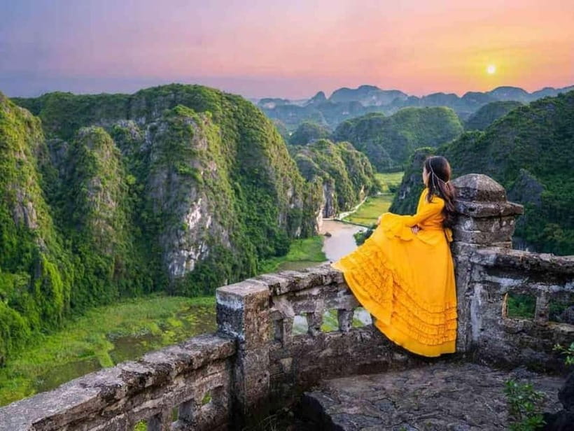 Ninh Binh Sunset Motorbike: Mua Cave, Coi Khe & Hoa Lu Town - Hoa Lu Ancient Town After Dark: Lanterns and Temples in a Calmer Mood