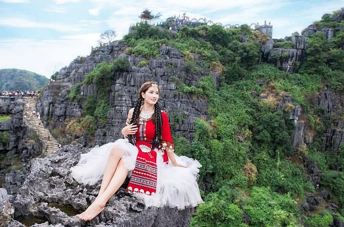 Ninh Binh Tour from Hanoi for 6-9 Pax/tour by DCar Limousine - Tam Cốc and Bích Động: A Bamboo Boat Ride at a Human Pace