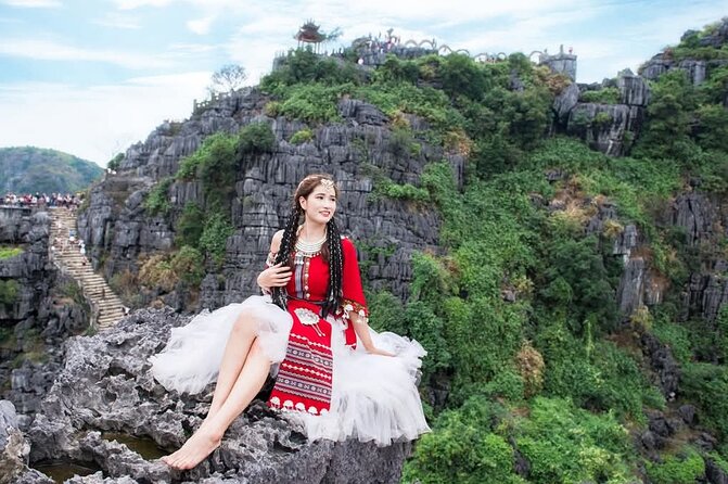 Ninh Binh Tour from Hanoi for 6-9 Pax/tour by DCar Limousine - Trang An Complex: Ha Long Bay on Land, Caves and River Views