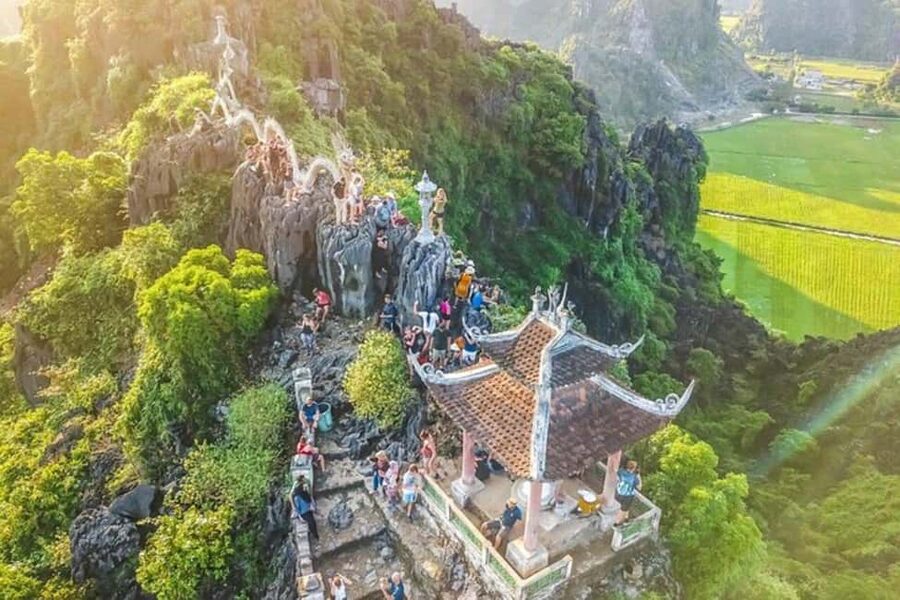 Ninh Binh: Trang An Boat Ride, Hoa Lu & Mua Cave Sunset - Hoa Lu: the ancient kings under towering limestone mountains