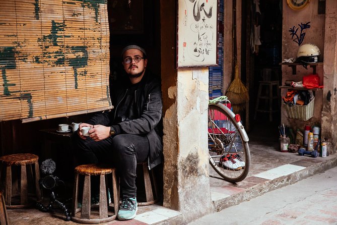 Off the Beaten Track in Hanoi: Private City Tour - Stop 1: Ferry to Đảo Tuần Châu Island park life