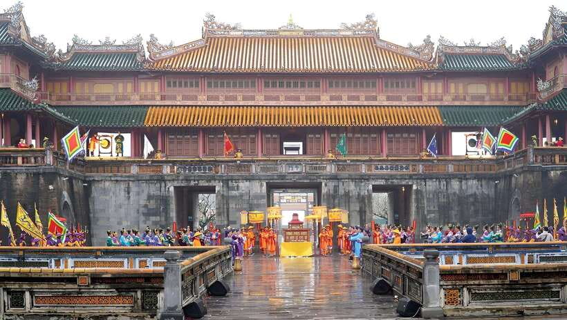 Official Hue: Dragon Boat, Imperial Citadel, & Market tour - The smart flow of a 9-hour Hue highlights loop