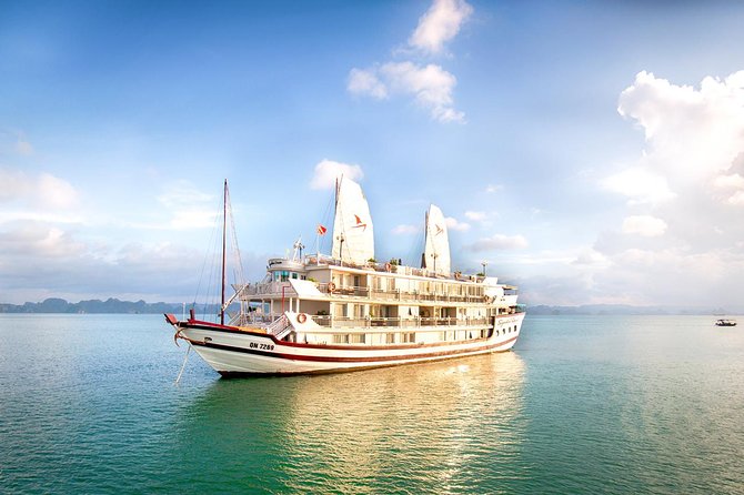 (Official) Signature Royal Cruise - 02 days 01 night program - Comfort and small luxuries: WiFi, fruits, and onboard service that actually matters