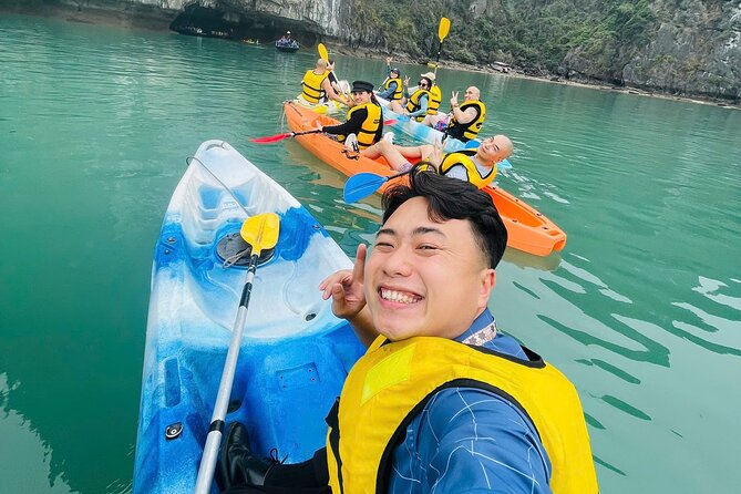 One Day Deluxe Boat Trip in Ha Long Bay - A smooth one-day Ha Long Bay schedule from Hanoi Old Quarter