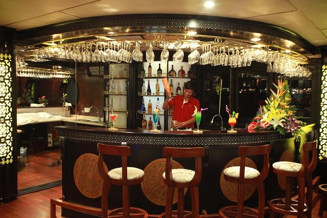 Overnight Halong Bay Cruise on the Starlight - Hanoi pickup to Halong Bay port: the part you should think about first