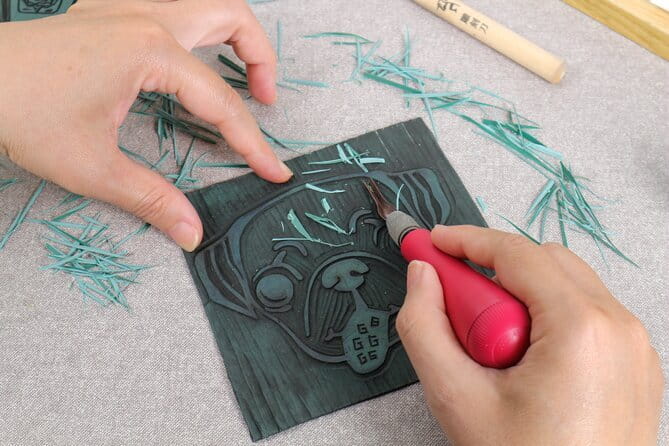 Perfume Workshop in Hanoi - Crafting Your Perfect Scent - Choosing between 10ml and 30ml, then wearing what you made
