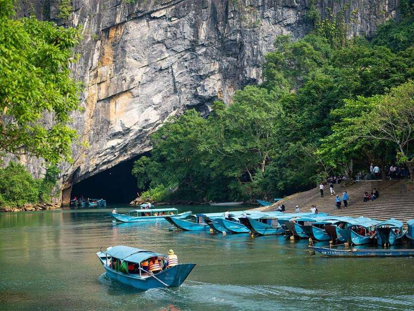 Phong Nha/Dong Hoi: Phong Nha Cave and Paradise Cave Tour - Phong Nha Cave: boat entry, war relic context, and named rock formations