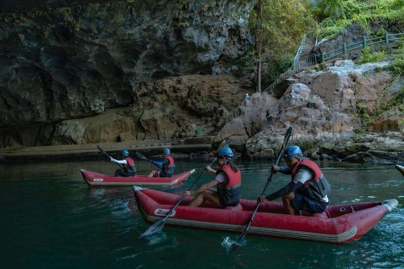 Phong Nha: Phong Nha Cave Expedition 4.5 km by Kayak - Timing and flow: how the day moves from town to cave at 9:00