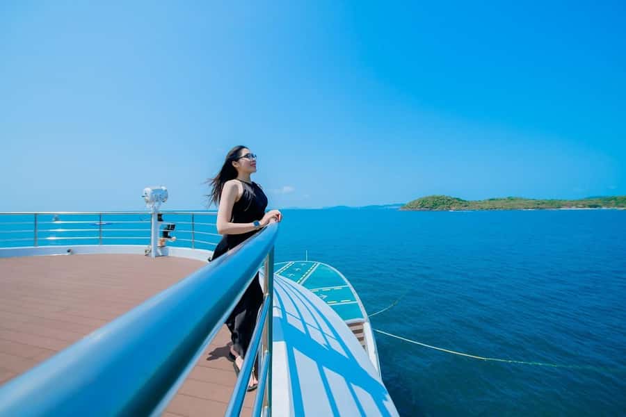 Phu Quoc: 3-Island Tour & Cruise with Lunch & Water Sports - Hon Gam Ghi snorkeling: the reef hour, with realistic visibility expectations