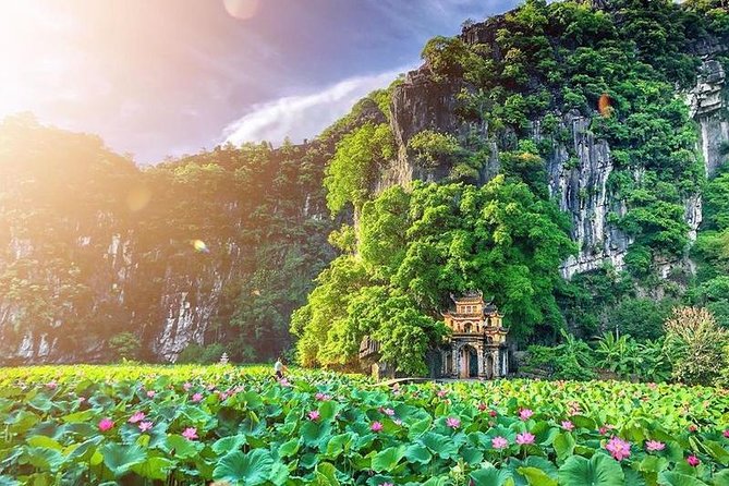 Premium Hoa lu - Trang An - Mua Cave with Buffet Lunch from Hanoi - Buffet lunch in Ninh Binh: fueling the whole day
