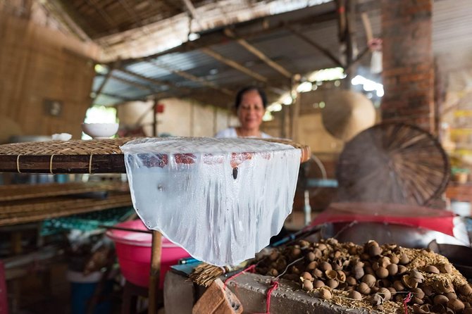 Private 2-Day Tour: Ho Chi Minh City to Cambodia by Mekong River - Day Two: Breakfast, the Pier, and the Upstream Cruise Toward Phnom Penh