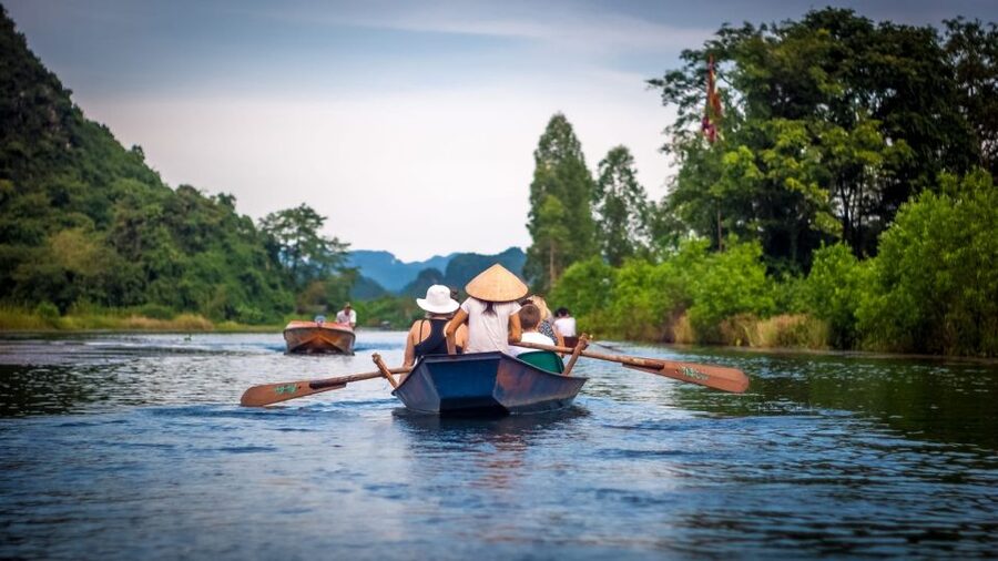 Private Car/Bus Renting Hanoi - Ninh Binh - Halong - Sapa... - Who Should Book This Tour, and Who Should Skip It?