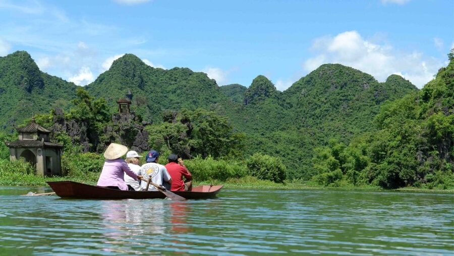 Private Car/Bus Renting Hanoi - Ninh Binh - Halong - Sapa... - Hang Mua Cave and the 500 Steps: Views Over Tam Coc Love Valley