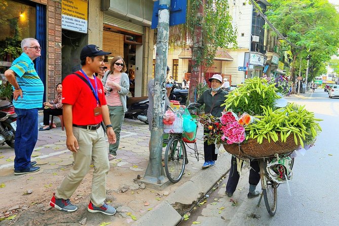 Private Crowd Free Hanoi: Morning Highlights of the City Experience - How the private guide changes the whole day