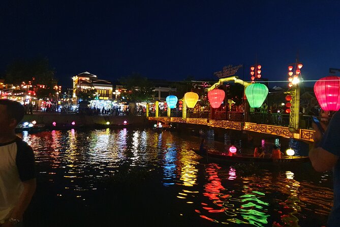Private Food Tour and Hidden Gems in Hoi An - Stop 5 and 6: Hoi An Market, bargaining, then Cao Lau the right way