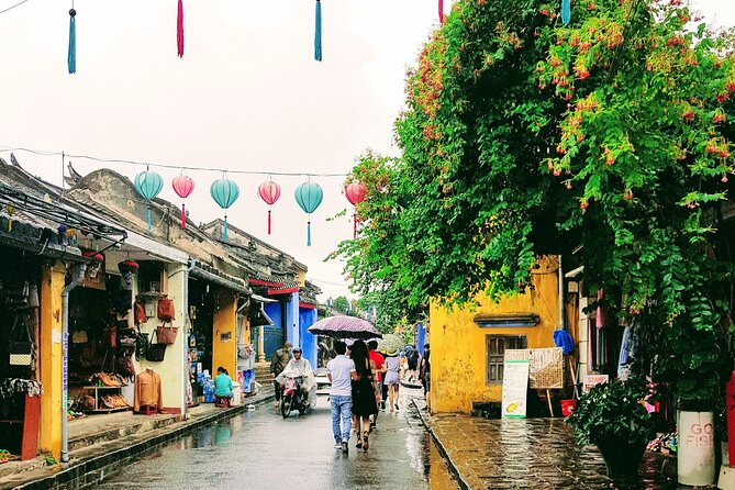 Private Food Tour and Hidden Gems in Hoi An - Stop 8: Banh Xeo, a local pancake you eat, not just admire