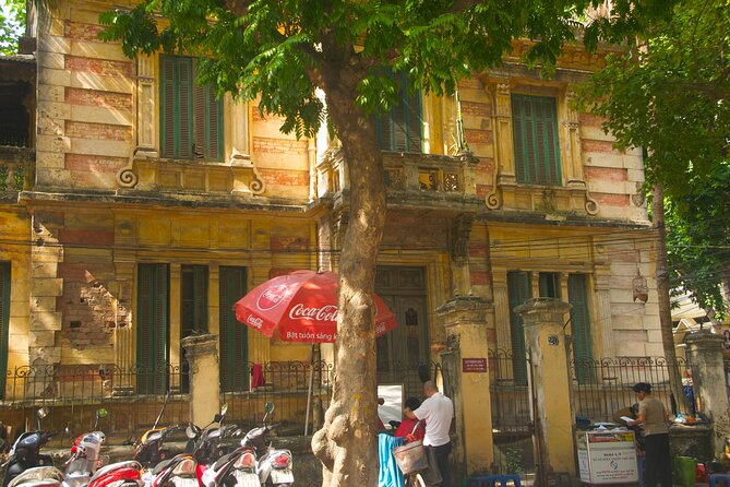 Private Hanoi Half-Day Tour: Train Street and Must Visit Places - Dong Xuan Market, where food and shopping meet