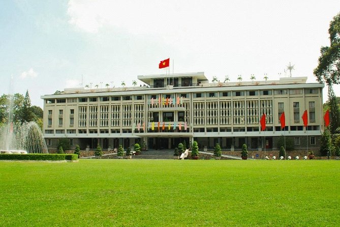 Private Ho Chi Minh City Discovery Full-Day Guided Tour - Lunch at a Local Restaurant: More Than a Break