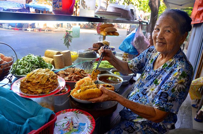 Private Hoi An Evening Food Tastings Tour by Bike - Cam Nam Island: Banh Xeo and Hoi An Style BBQ