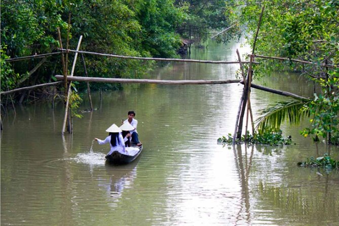 PRIVATE LUXURY Mekong Delta full day from HCM city - Bee farm and coconut candy stops: the delta’s taste and work culture