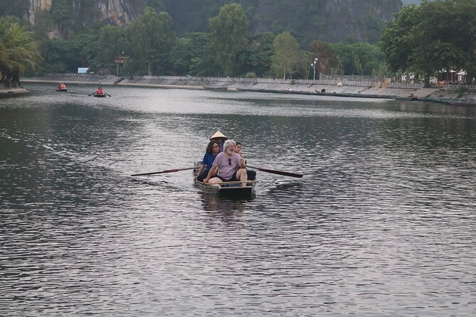 Private luxury - Mua Cave - Trang An - Bich Dong 1 Day From Hanoi - Tam Coc timing: lunch first, then a short taste of the area