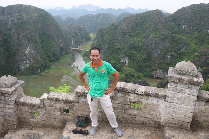 Private luxury - Mua Cave - Trang An - Bich Dong 1 Day From Hanoi - Trang An Grottoes: the bamboo boat ride that ties the whole day together