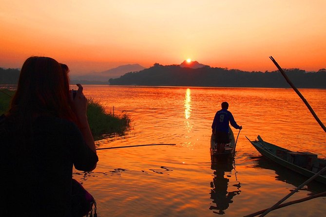 PRIVATE Luxury Sunset Mekong Afternoon trip from HCM city - Ben Luc Village by Bike, Farm Views, and the Rice-Field Sunset