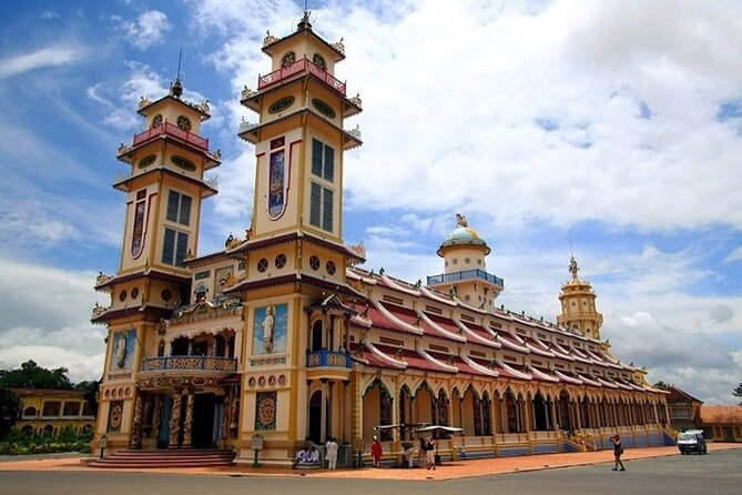 Private Tour: Cu Chi Tunnels and Cao Dai Temple - Lunch Break and the Included Snacks That Keep the Day Moving
