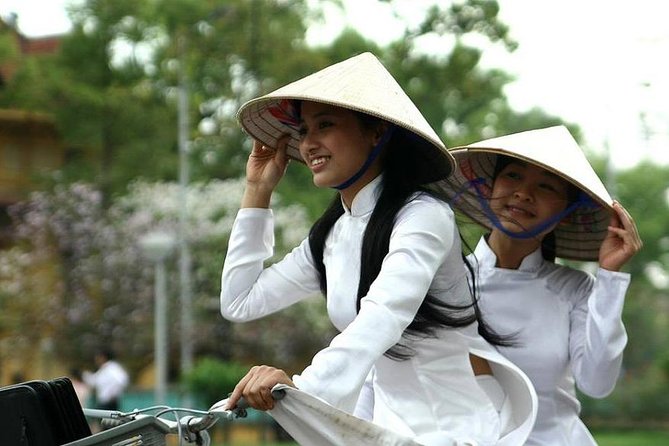 Private Tour: Hanoi City Full-Day Tour with Train Street Visit - Ho Chi Minh Mausoleum: a serious national symbol in one hour