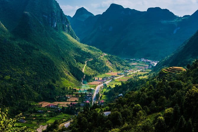 Private Transfers Ha Giang <=> Sapa One Way (Free Hotel Pickup) - Comfort Details That Add Up Over 5 Hours