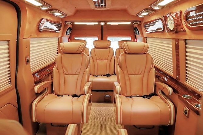 Private Transfers Hanoi <=> Halong One Way by Limousine Vehicles - Airport delays and real-world patience
