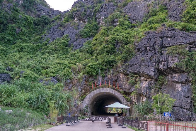 Private Transfers Hanoi <=> Sapa 1 Way (Hotel pick-up/Drop-off) - Why the Hanoi to Sapa Drive Feels Longer Than It Is