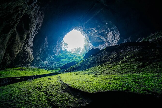 Pygmy Cave | The magnificent cave in Phong Nha | 2 days 1 night - Night at the cave mouth: dinner, downtime, and staying focused