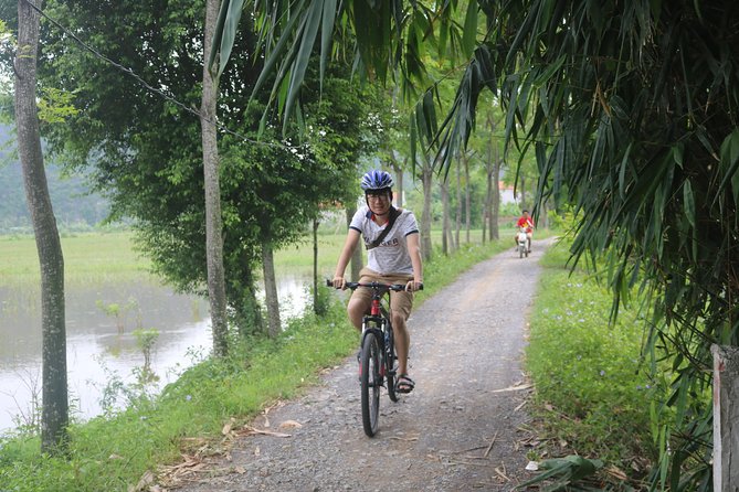 Red River island backroad, Rural Countyside Area and Train Street - Snacks, tea, and rain-ready planning