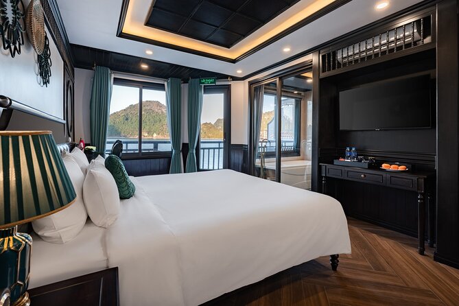 RITA CRUISE - LUXURY 5 STAR CRUISE in HALONG BAY from HANOI - Lan Ha Bay on day 2: early start, tea time, then sightseeing