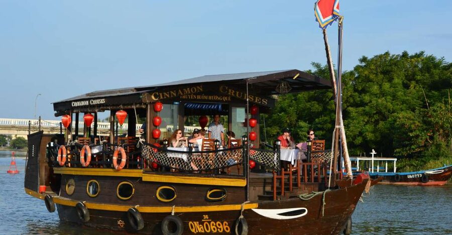 Romantic Sunset Dinner Cruise in Hoi An - Riding the Thu Bon at Golden Hour, Without the Rush