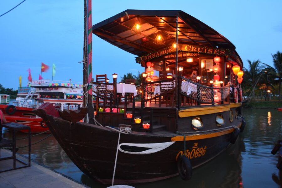 Romantic Sunset Dinner Cruise in Hoi An - What the 2-Hour Evening Actually Feels Like