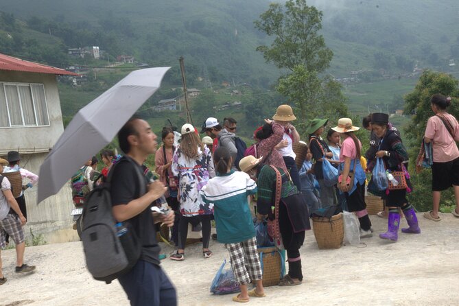 Sa Pa Full Day Trekking Tour - Stop 1: Y Linh Ho and the Muong Hoa rice terrace walk