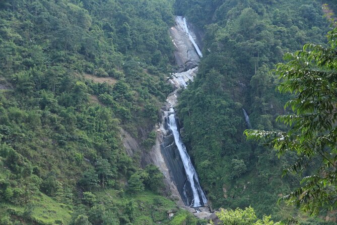 Sa Pa Full Day Trekking Tour - Stop 3: Ta Van Village lunch, rest, and a quick stream stop