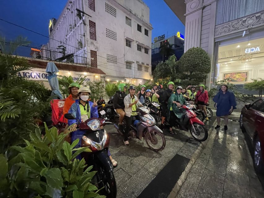 Saigon: Day-Night Sights & Local Food Tour l Female Option - District 10 Flower Market and Ho Thi Ky Alley Life