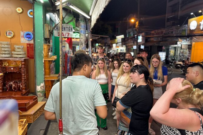 Saigon Night Walking Food Tour - 100% No Tourist - Street Food Stars: Spicy Grilled Banh Mi and Grilled Rice Paper