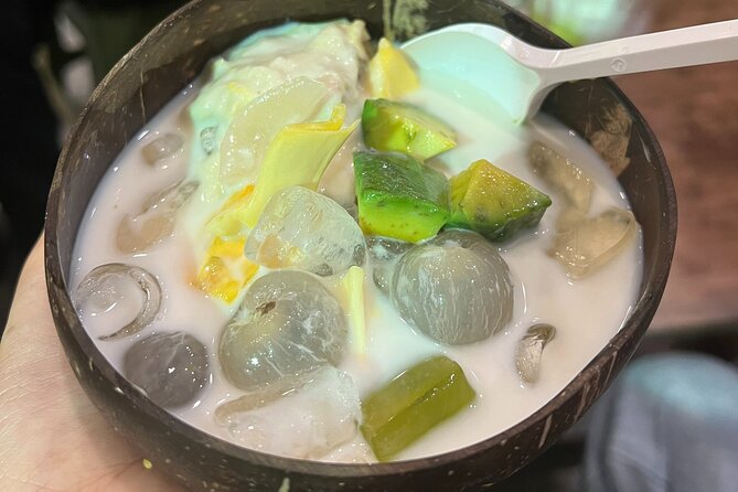 Saigon Street Food By Night - Foodie City Private Tour With Local Guide - The Food Mix You Actually Want: Banh Xeo, Pho or Bun Bo, Banh Mi, and More