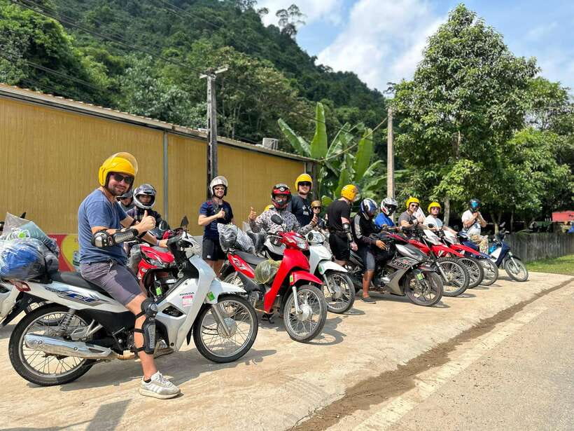 Sapa: 3-Day Ha Giang Loop Motorbike Tour - Day 2: Dong Van market, the cliff of death, Ma Pi Leng, Tu San, and Du Gia