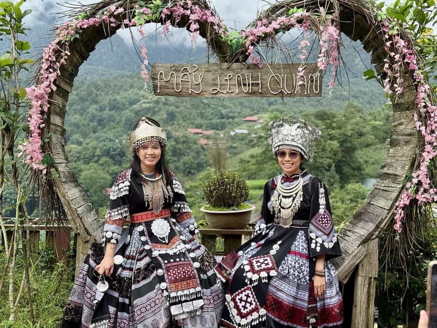 Sapa: Cat Cat Village, Moana, Alpine Coaster, Fansipan Cable - Guide quality: the difference between a tour and a story